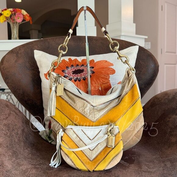 Coach Handbags - COACH SOHO CHEVRON HOBO w/MATCHING WRISTLET SET SUEDE LEATHER 2005 3664 GVUC